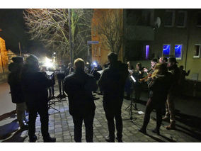 Stadtkapelle Naumburg spielt weihnachtliche Lieder (© Karl-Franz Thiede)